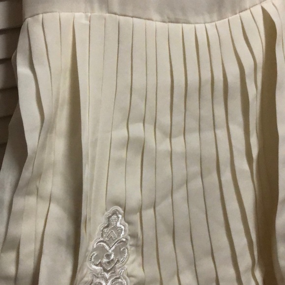 Parker NWT ivory pleated embroidered detail dress - Picture 4 of 6